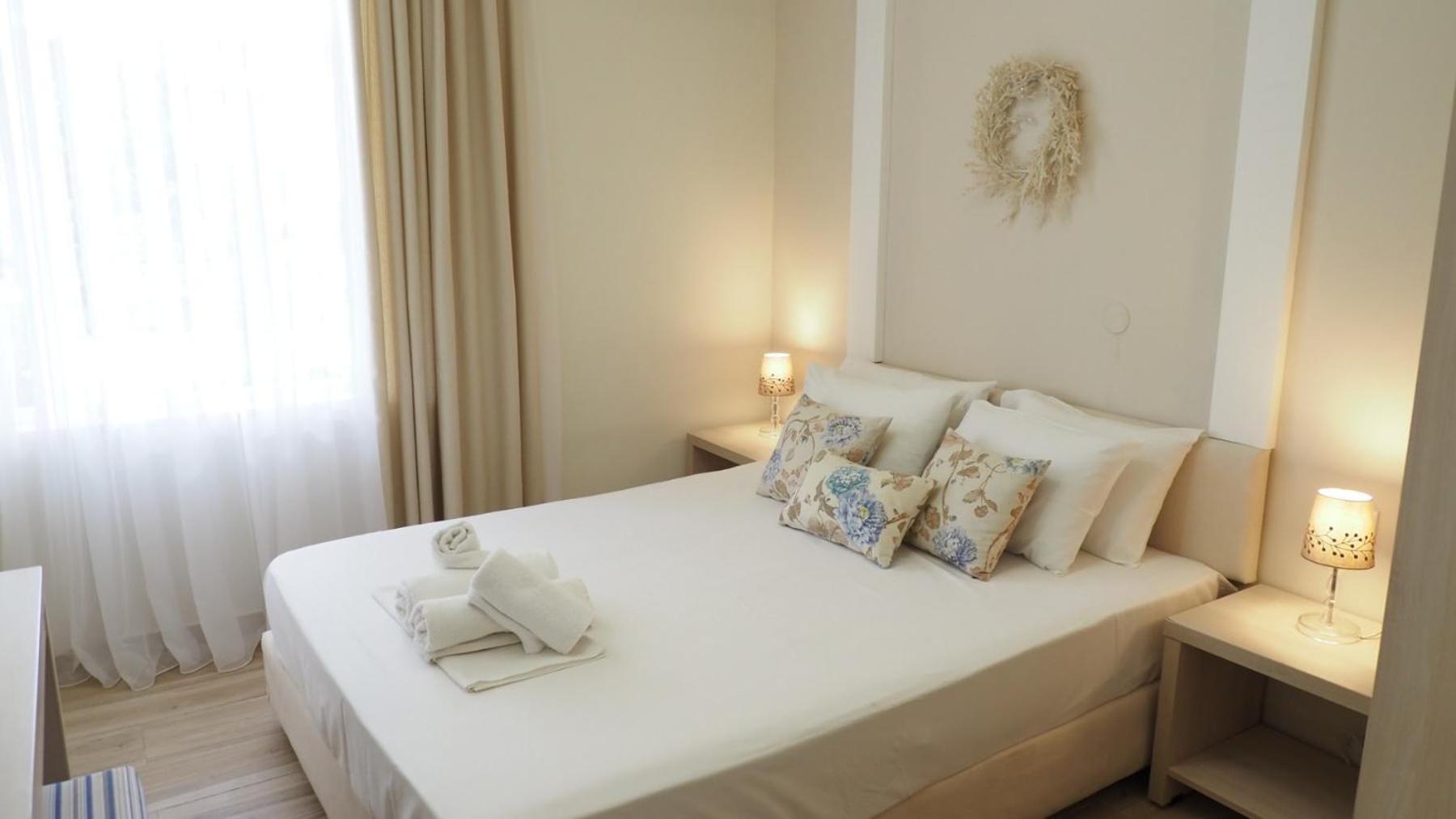 Leonidas Apartments And Suites モラ・カリヴァ エクステリア 写真