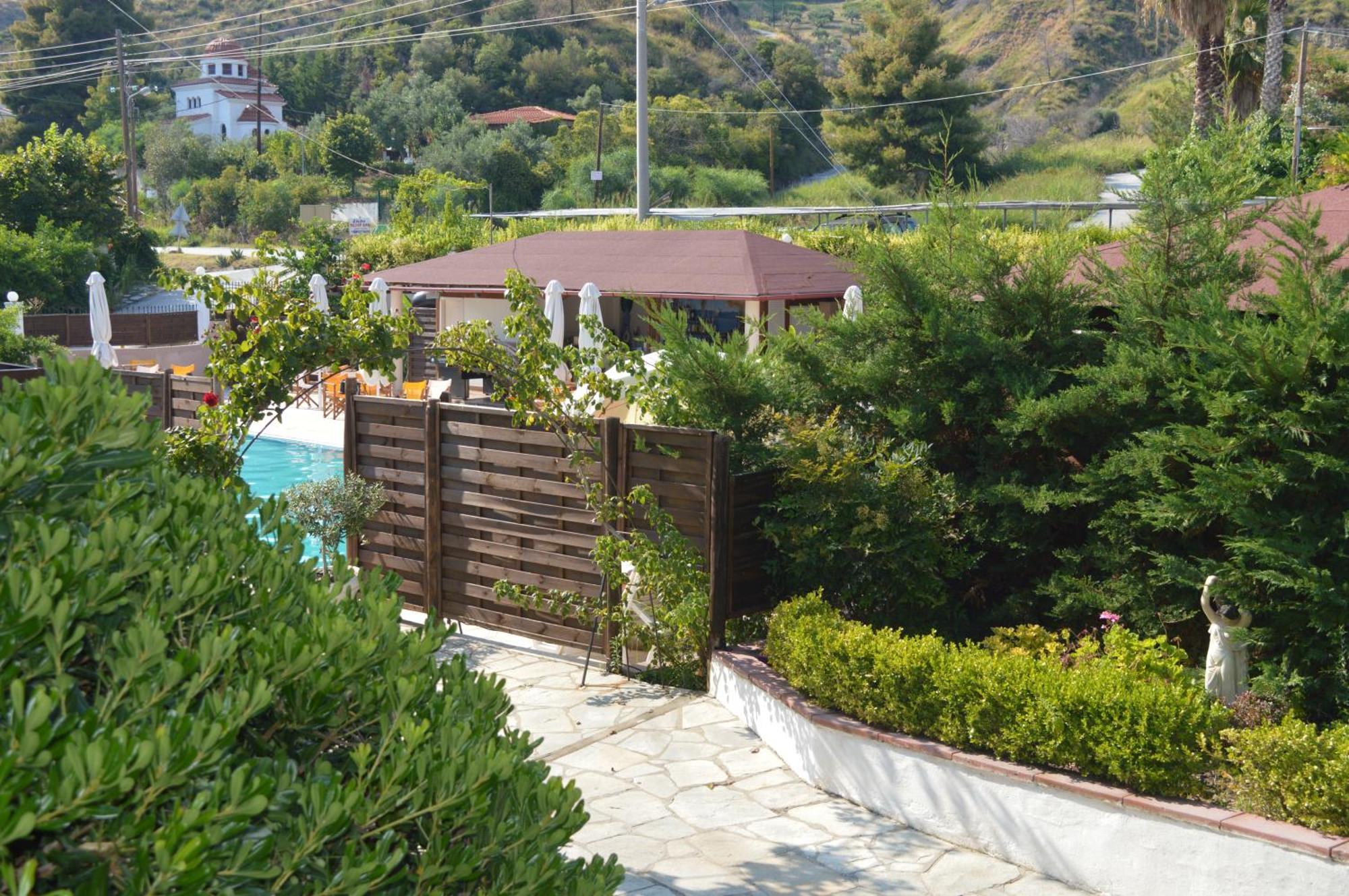 Leonidas Apartments And Suites モラ・カリヴァ エクステリア 写真
