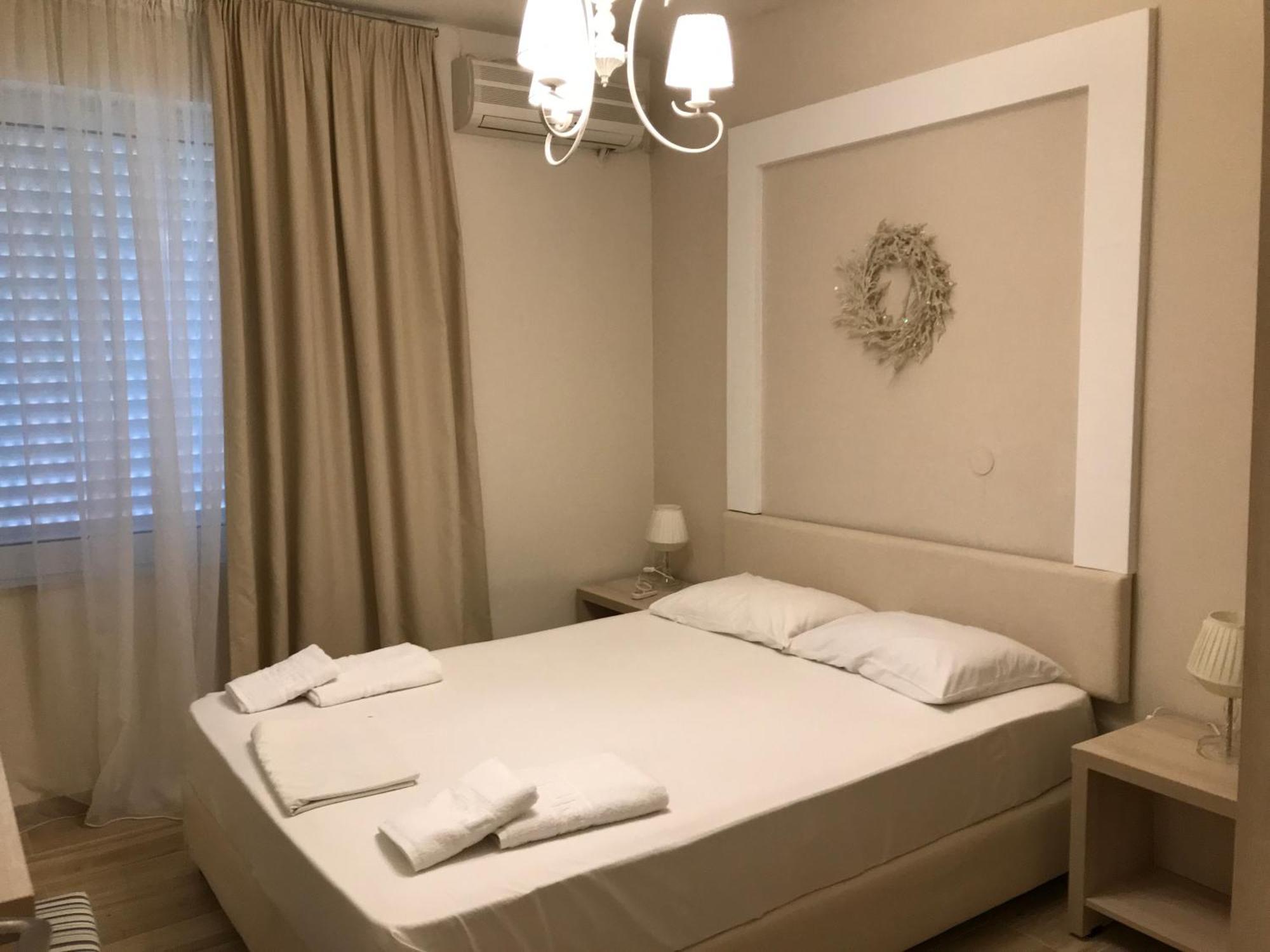 Leonidas Apartments And Suites モラ・カリヴァ エクステリア 写真